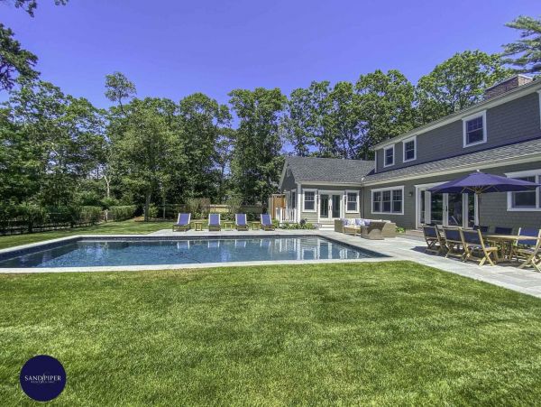 Cape Cod Home 995131