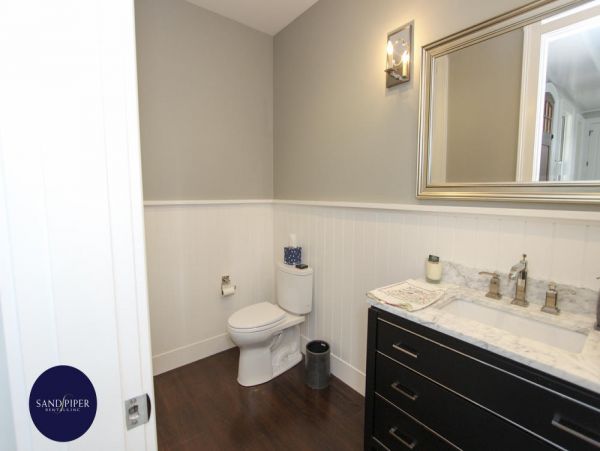Cape Cod Home 995132
