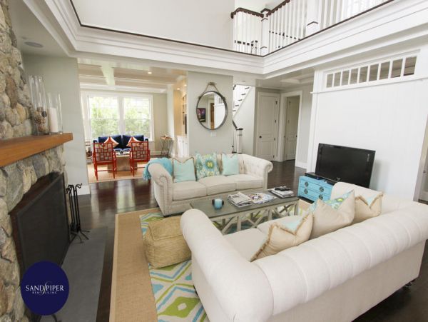 Cape Cod Home 995132