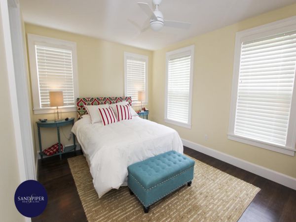 Cape Cod Home 995132