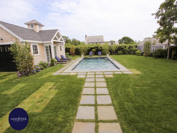 Cape Cod Home 995132