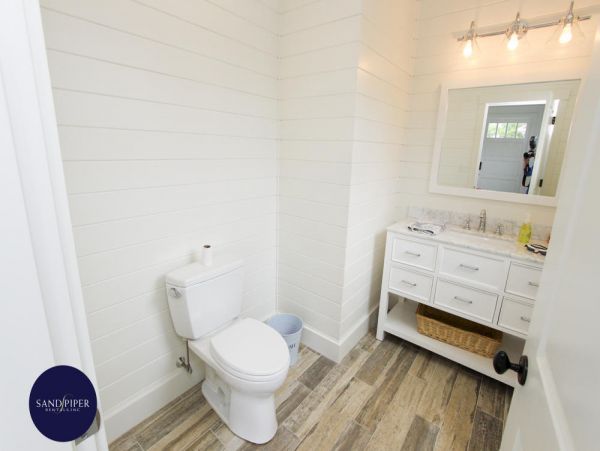 Cape Cod Home 995132