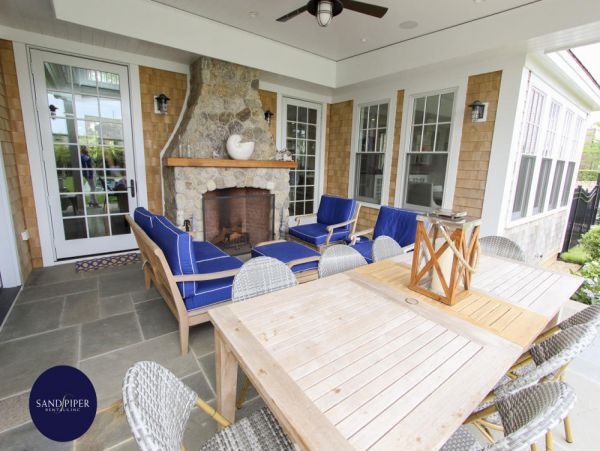 Cape Cod Home 995132