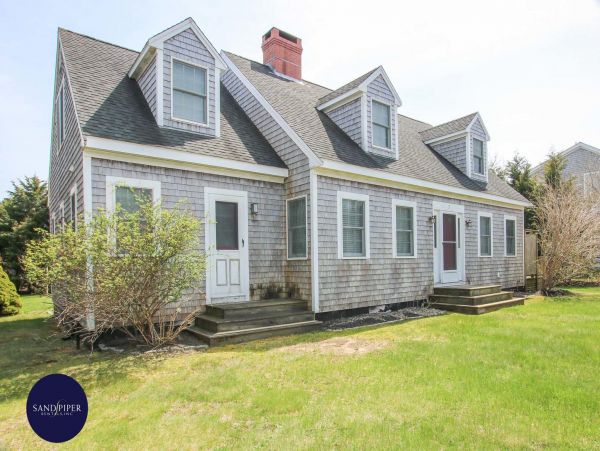 Cape Cod Home 995133