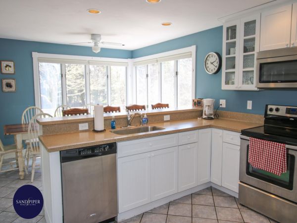 Cape Cod Home 995133