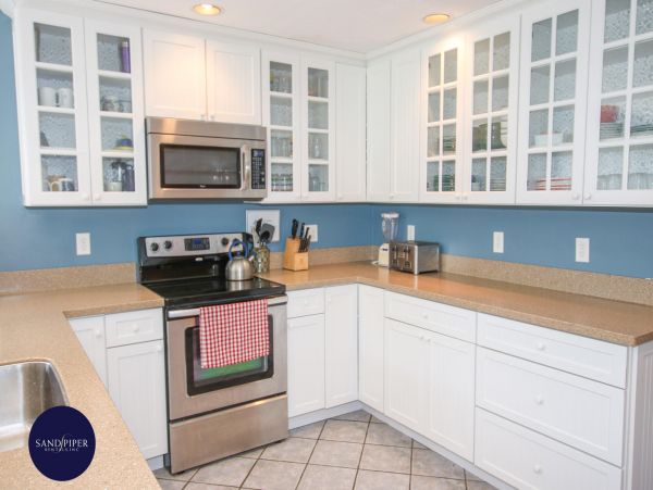 Cape Cod Home 995133