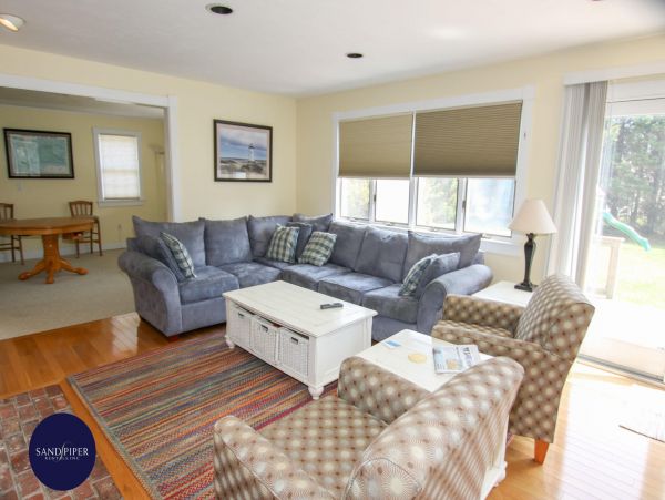 Cape Cod Home 995133