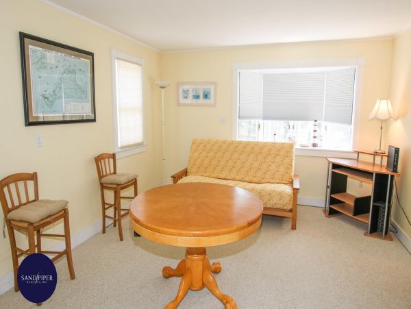 Cape Cod Home 995133