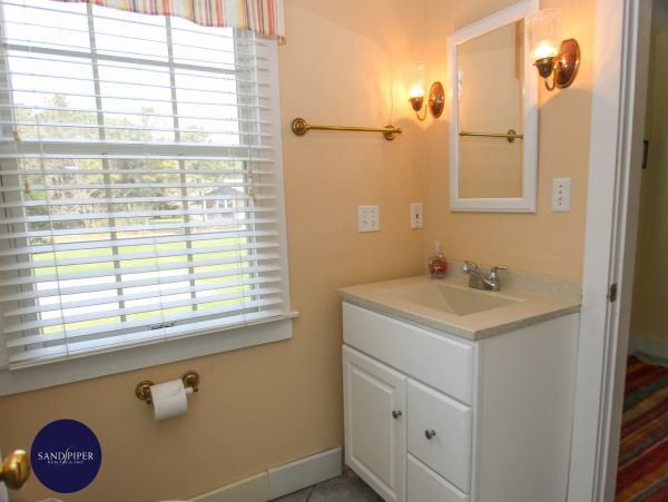 Cape Cod Home 995133