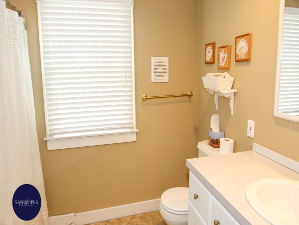 Cape Cod Home 995133