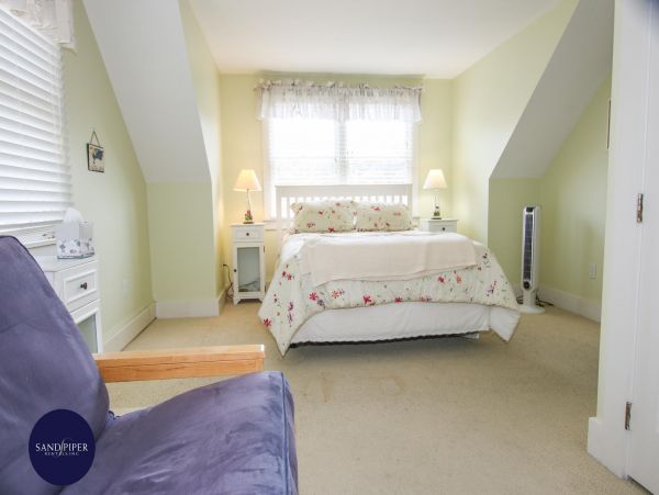 Cape Cod Home 995133