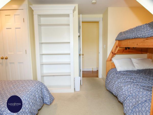 Cape Cod Home 995133
