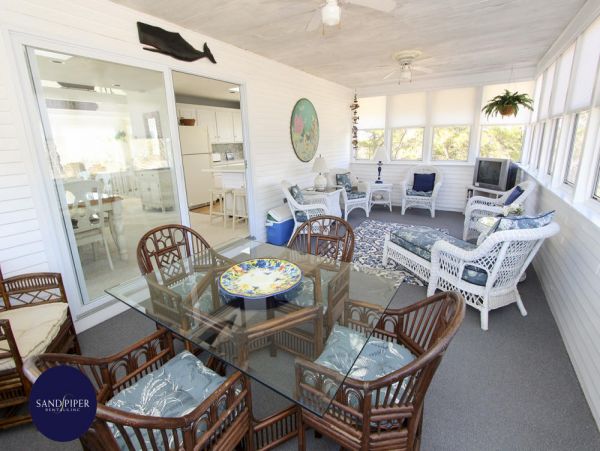 Cape Cod Home 995134