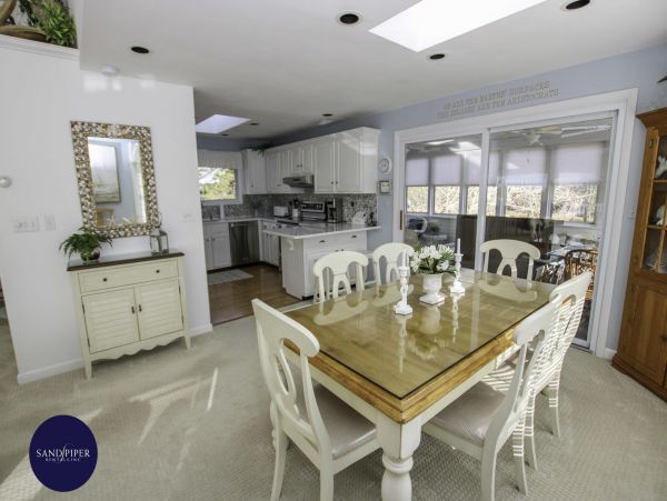 Cape Cod Home 995134