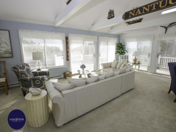 Cape Cod Home 995134