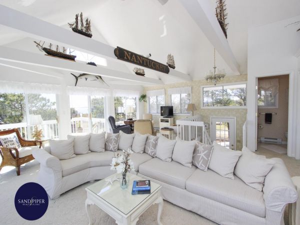 Cape Cod Home 995134