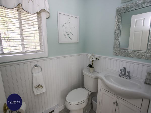 Cape Cod Home 995134