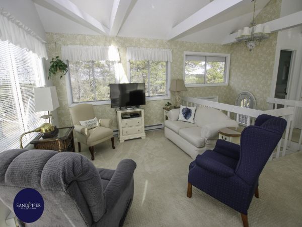 Cape Cod Home 995134