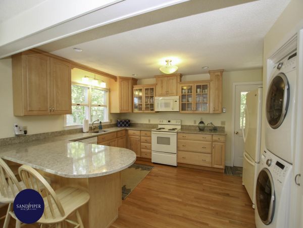 Cape Cod Home 995135