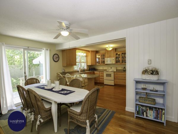 Cape Cod Home 995135