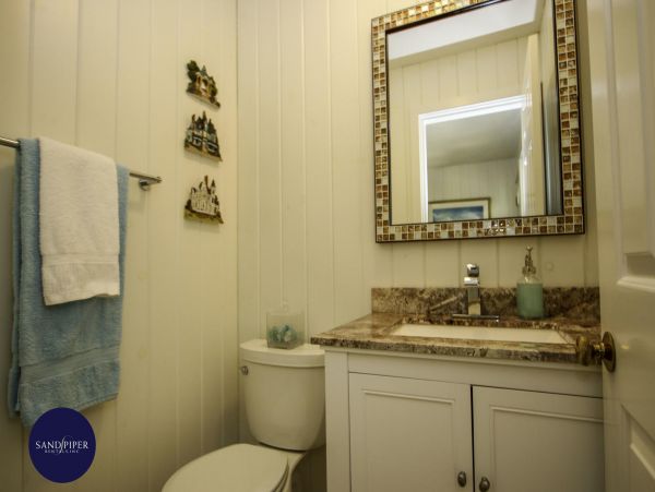 Cape Cod Home 995135