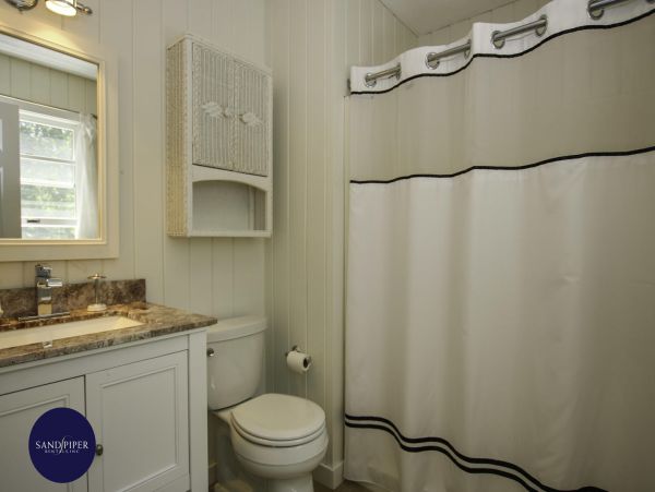 Cape Cod Home 995135
