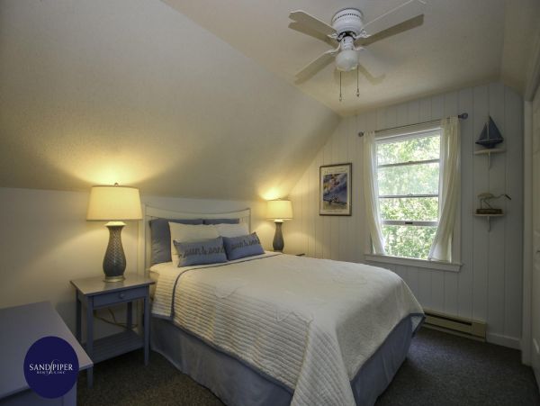 Cape Cod Home 995135