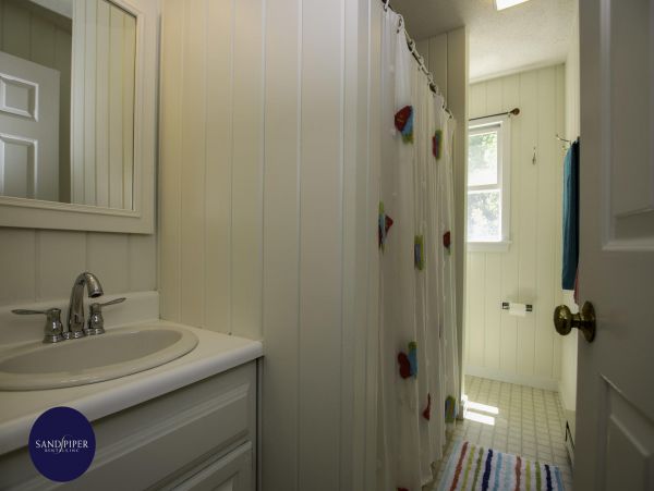 Cape Cod Home 995135