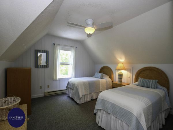 Cape Cod Home 995135
