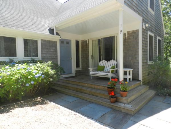 Cape Cod Home 995135
