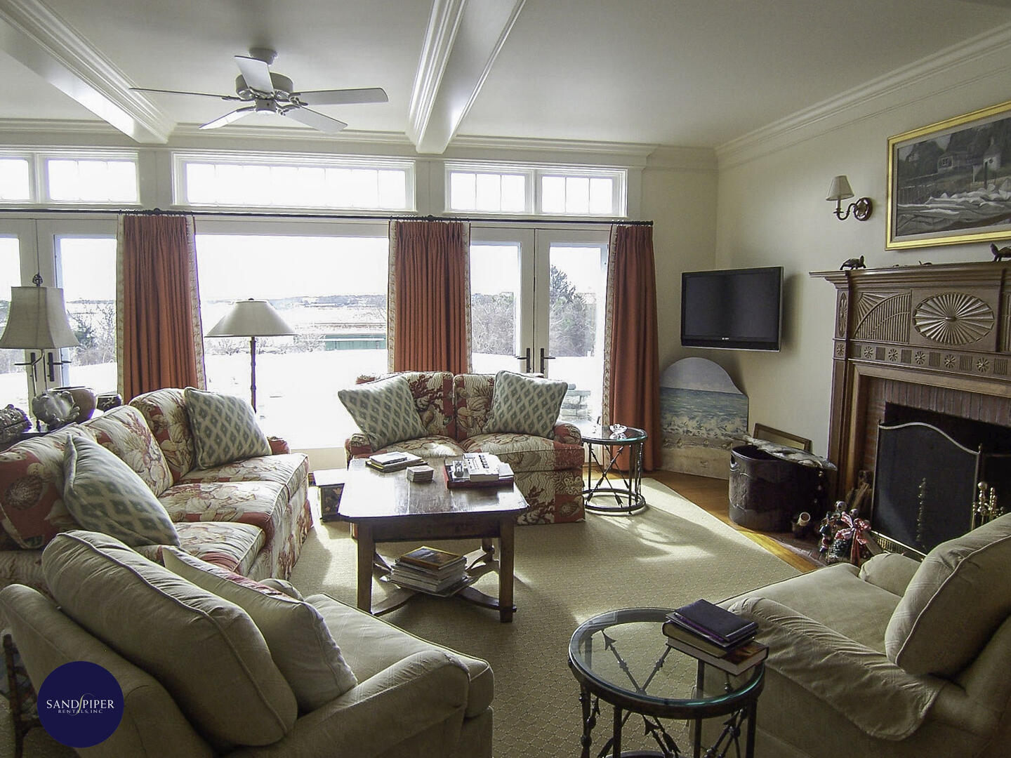 Cape Cod Home 995136