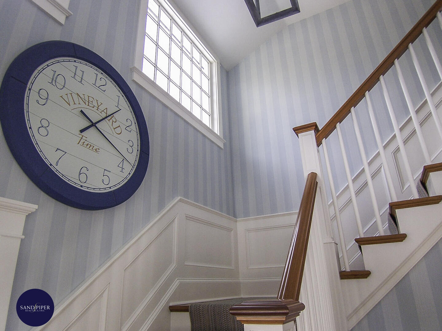 Cape Cod Home 995136