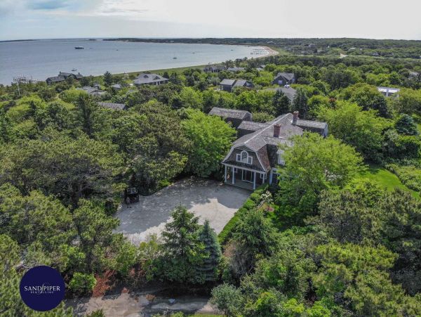 Cape Cod Home 995136
