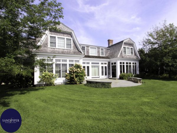 Cape Cod Home 995136