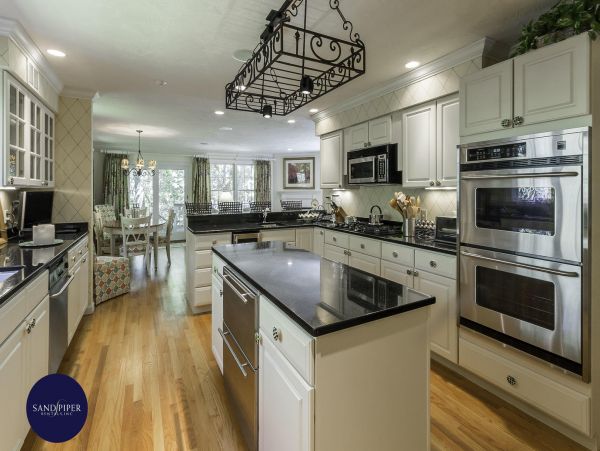 Cape Cod Home 995137