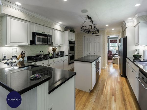 Cape Cod Home 995137