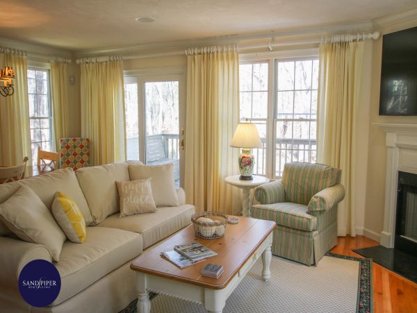 Cape Cod Home 995137