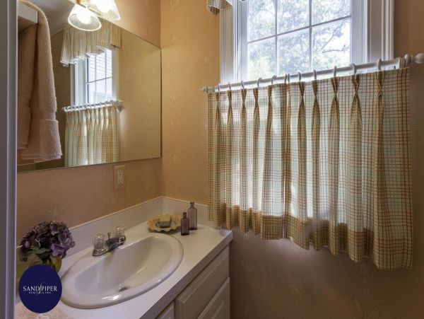 Cape Cod Home 995137