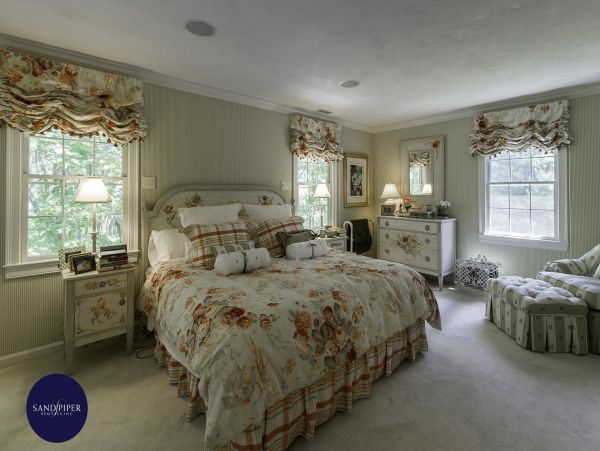Cape Cod Home 995137