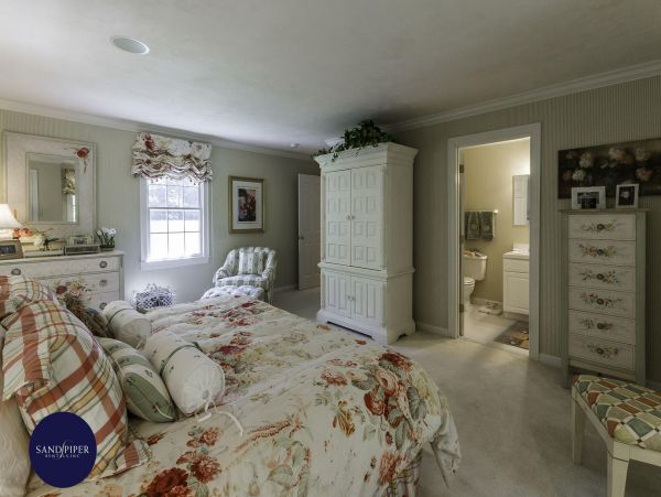 Cape Cod Home 995137
