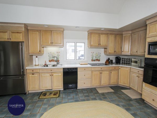 Cape Cod Home 995138