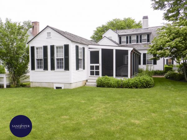Cape Cod Home 995138