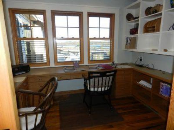 Cape Cod Home 995139