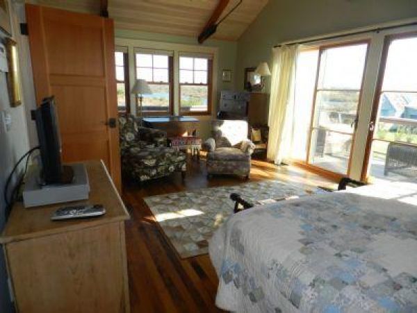 Cape Cod Home 995139