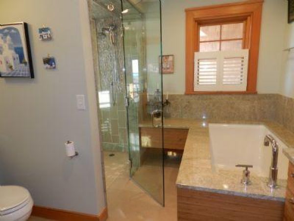 Cape Cod Home 995139