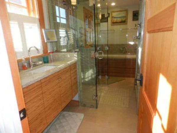 Cape Cod Home 995139