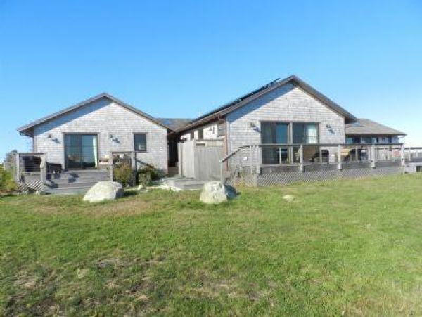 Cape Cod Home 995139