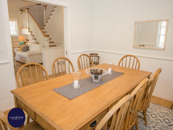 Cape Cod Home 995140