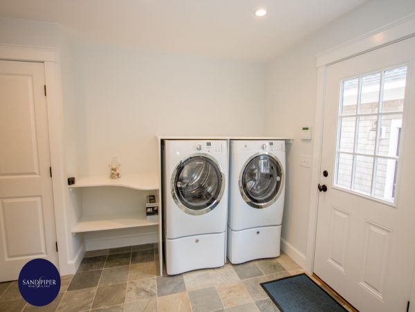 Cape Cod Home 995140