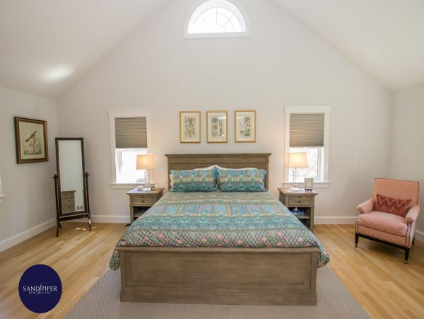Cape Cod Home 995140